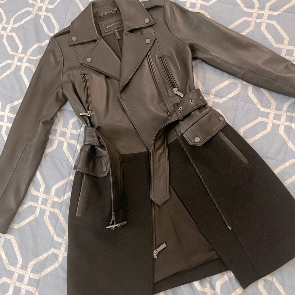 Blackcoat brand “BCBGMmaxazria”leather and cashmere.size xs .Worn 1time .